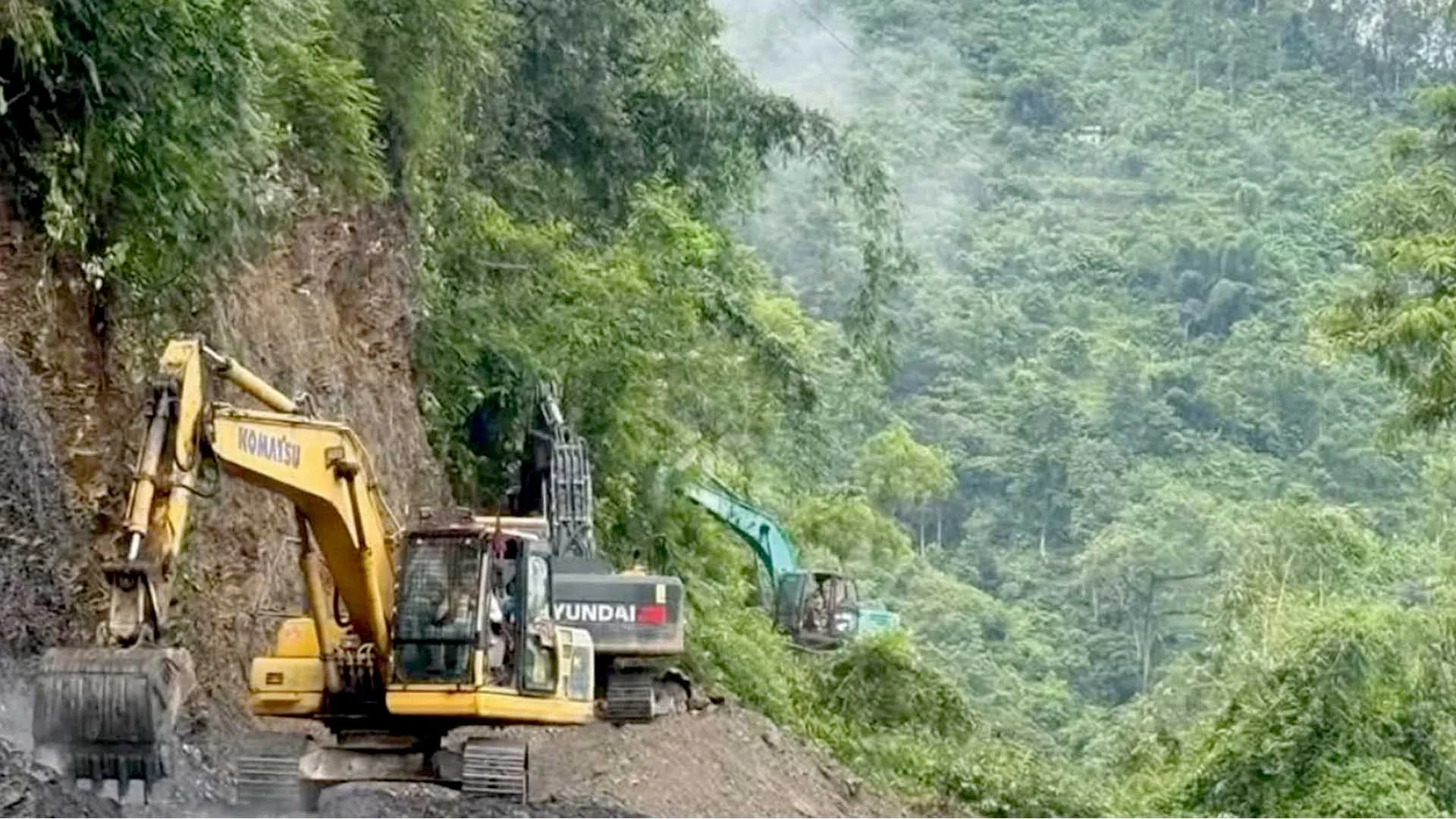 कृष्णभीरमा ट्र्याक जोडियो,अब सडक सम्याउने काम सुरु हुँदै