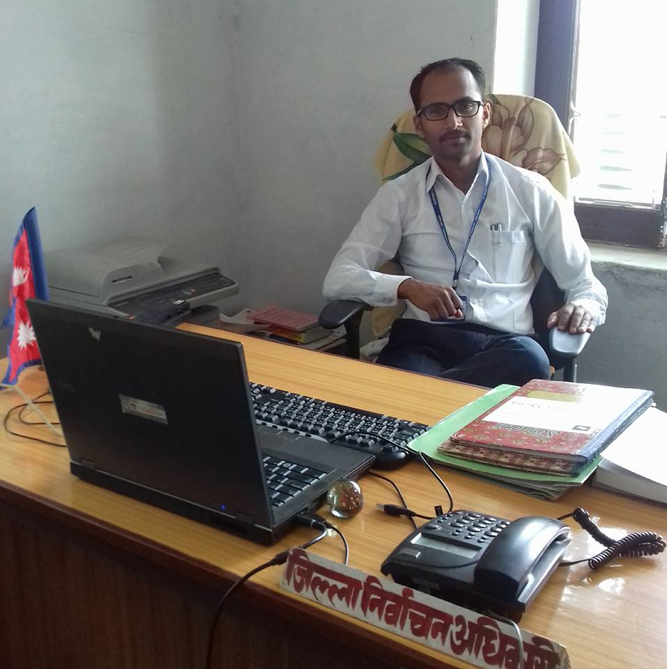धादिङमा निर्वाचनको सम्पूर्ण तयारी पुरा, ढुक्क भएर मतदान निर्वाचन अधिकारी सिंखडाको आग्रह,