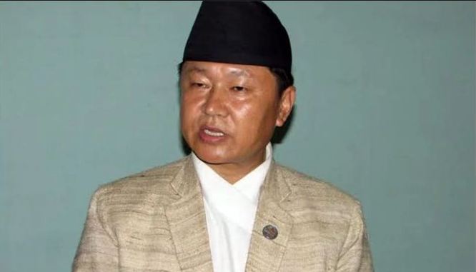 वाम गठबन्धनका एमाले उम्मेदवार शेरधन राई चढेको गाडीमा बम प्रहार