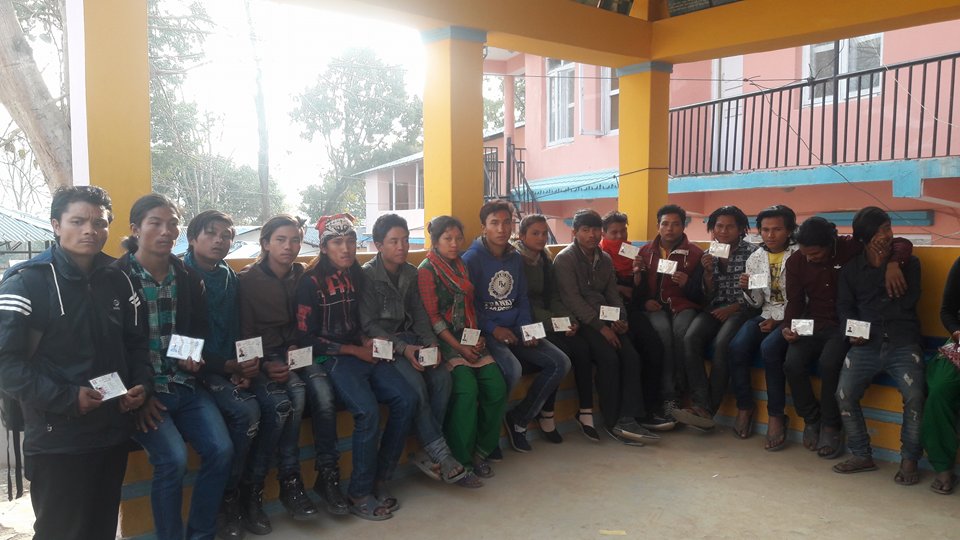 बेनिघाट रोराङ गाउँपालिकाका ३४ जना मानिसहरुलाई नागरिकता उपलब्ध