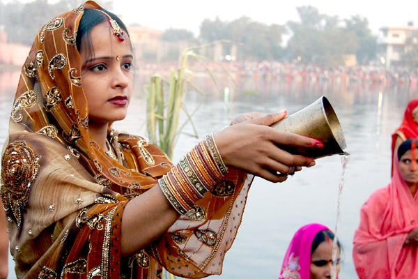 उदाउँदो सूर्यलाई अघ्र्य दिएर छठ पर्व समापन