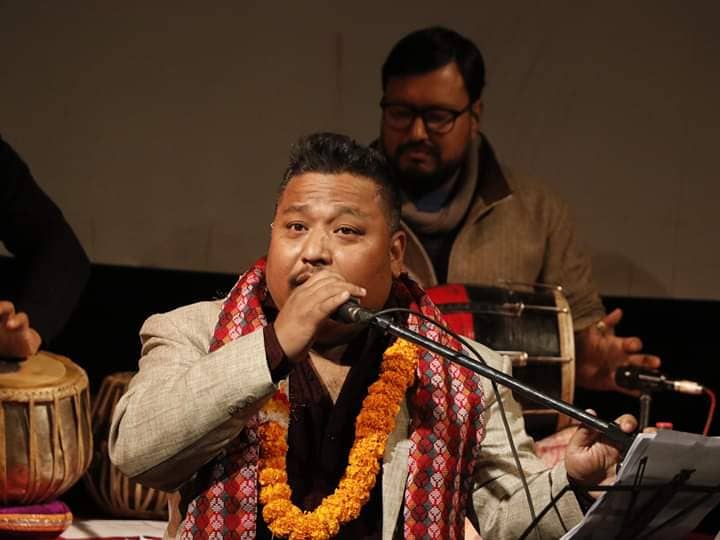 धादिङका गायक लालकाजी श्रेष्ठको काठमाडौंमा एकल गायन प्रस्तुत