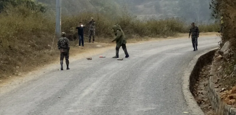 धादिङको २ ठाउँमा बम भेटियो