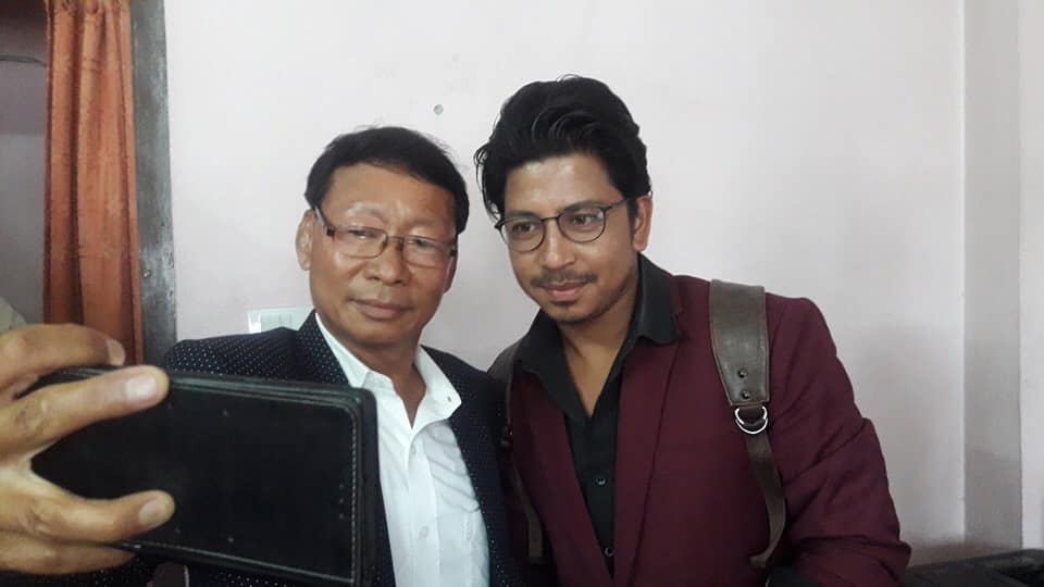च्यातिएको 'गलबन्धी' सिलाए