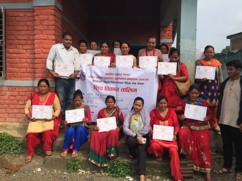 धादिङबेसी–सांकोष–तिप्लिङ सडक अन्तरगतका प्रभावित समुदायको लागि सीप विकास तालिम