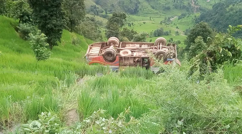 धादिङवेशीं आउँदै गरेको बस केरुङजामा दुर्घटना, ५ घाईते ३ को अवस्था गम्भीर