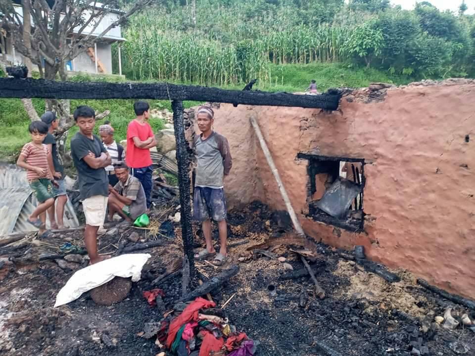लाईन सर्ट हुँदा घरमा आगलागि : १० लाख बराबरको क्षति