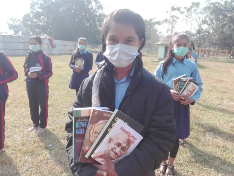 त्रिपुरासुन्दरी गाउँपालिकाका विद्यालय छाडेका विद्यार्थीलाई शैक्षिक सामाग्री वितरण