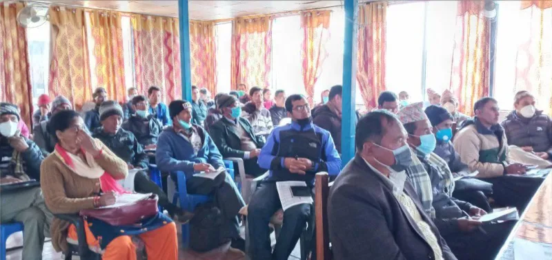किशोरीहरुलाई रक्तअल्पता कुपोषण हुनबाट बच्न आईरन तथा फोलिक एसिड वितरण गर्ने