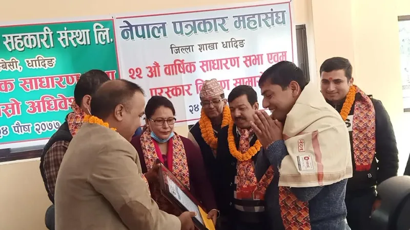 धादिङ संचार सहकारीको अध्यक्षमा पोषनाथ अधिकारी चयन