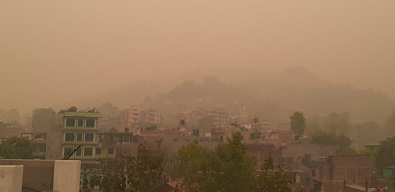 धादिङवेशी आसपासका क्षेत्रमा पनि बढ्यो वायू प्रदुषण