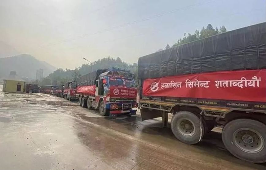 धाादिङको वेनिघाटमा रहेको ह्वासिन सिमेन्ट उद्योगले विक्री गर्न सुरु ग¥यो सिमेन्ट