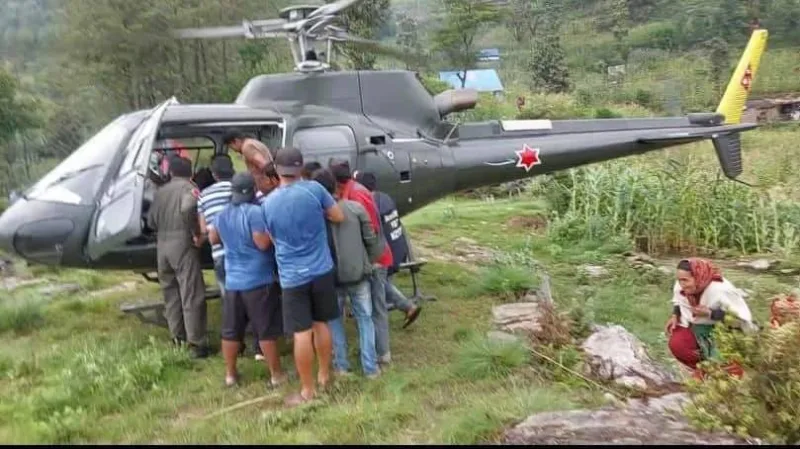 धादिङमा राष्ट्रपति महिला उत्थान कार्यक्रम प्रभावकारी बन्दै, रिको एक गर्भवती महिलाको हेलिकप्टर मार्फत उद्धार ।।