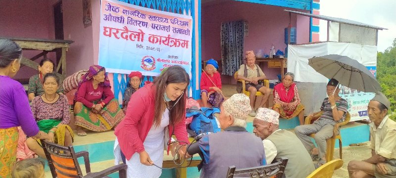 नीलकण्ठ नगरपालिका ९ को विभिन्न समुदायमा ज्येष्ठ नागरिकहरुको स्वास्थ्य परिक्षण