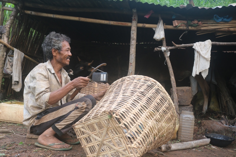 जग्गा किन्न छोडेर रेडियो किनेका धादिङ धुनिवेशींका रेडियो बाजे !