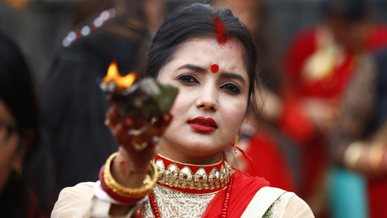 आज हरितालिका तीज पर्व मनाइँदै, पशुपतिलगायतका शिव मन्दिरहरूमा बिहानैदेखि चहलपहल