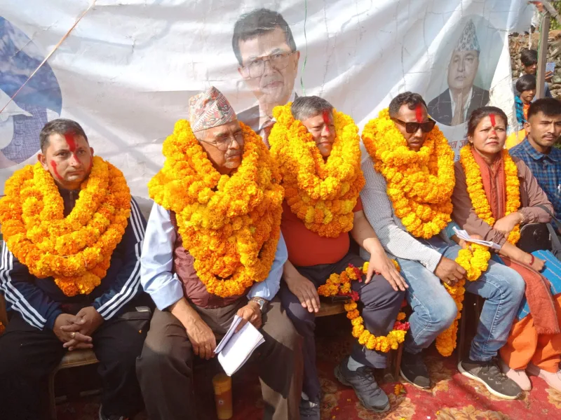 राजेन्द्र पाण्डेलाई गल्छीका ठाउँठाउँमा फुलमालाले स्वागत