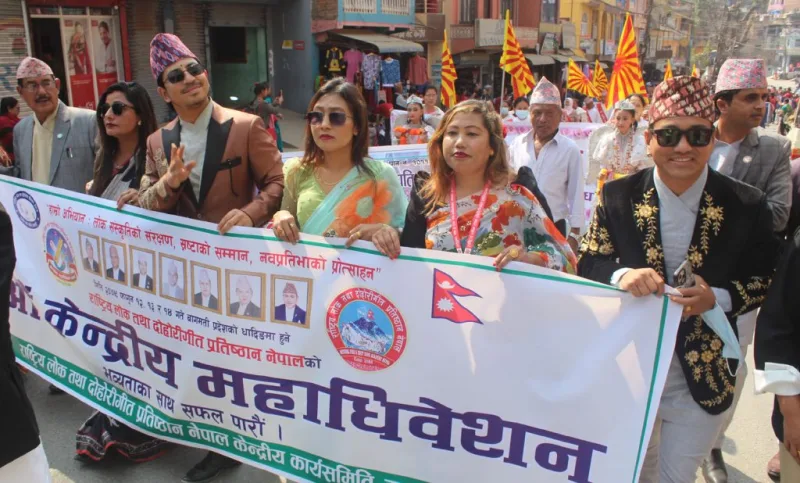 धादिङवेशी कलाकारमय !