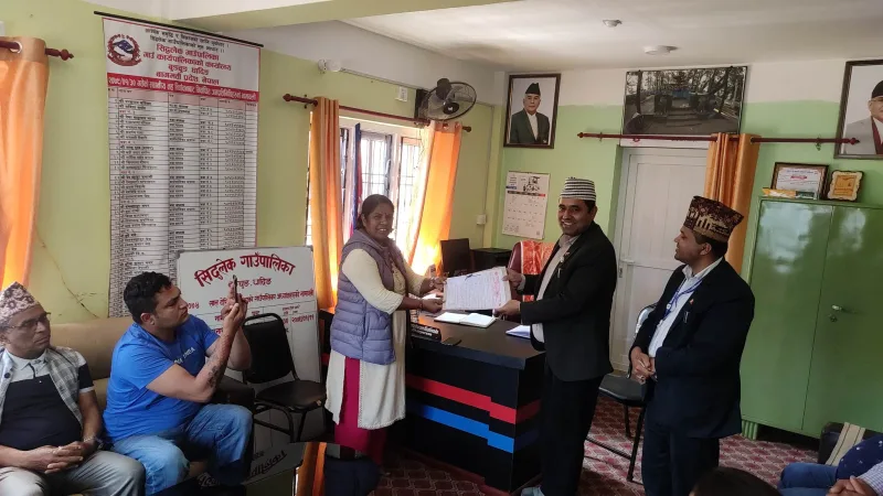 ६ बुँदे माग राख्दै नेकपा एमाले सिद्धलेकद्धारा पालिका अध्यक्षलाई ज्ञापन पत्र