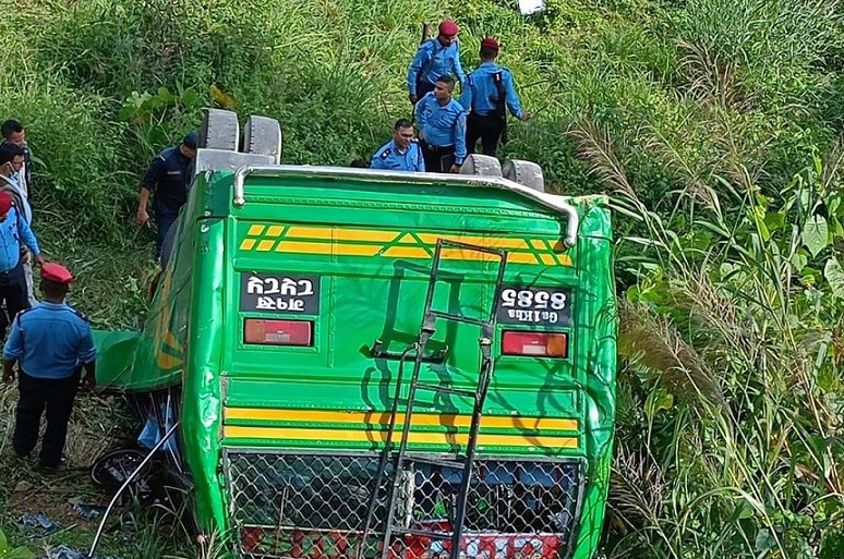 पाेखरामा नगरबस दुर्घटना हुँदा ११ जना घाइते