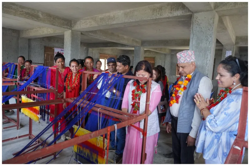 धादिङको कन्टुन्जेमा शनिबारदेखि ३ महिने ढाका बुनाई तालिम सुरु