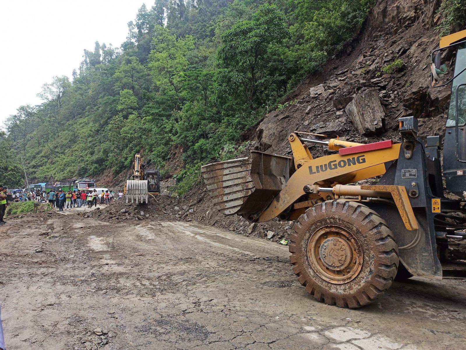 मुग्लिन नारायणगढ सडक अवरुद्ध