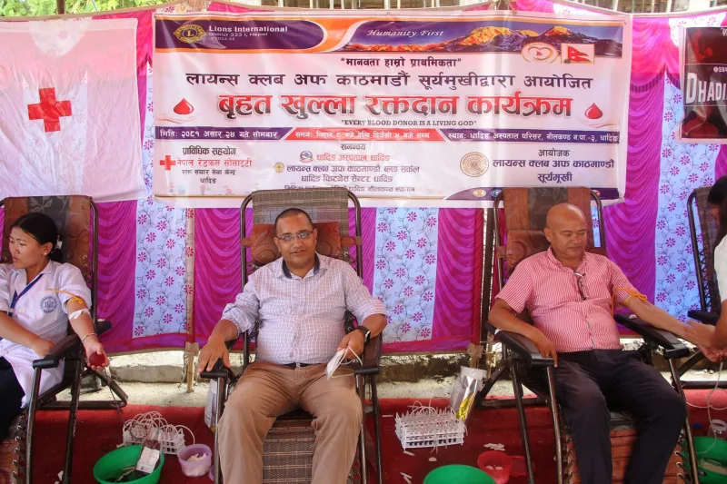 धादिङबेशीमा भएको बृहत खुल्ला रक्तदानमा १५२ जनाले गरे रक्तदान