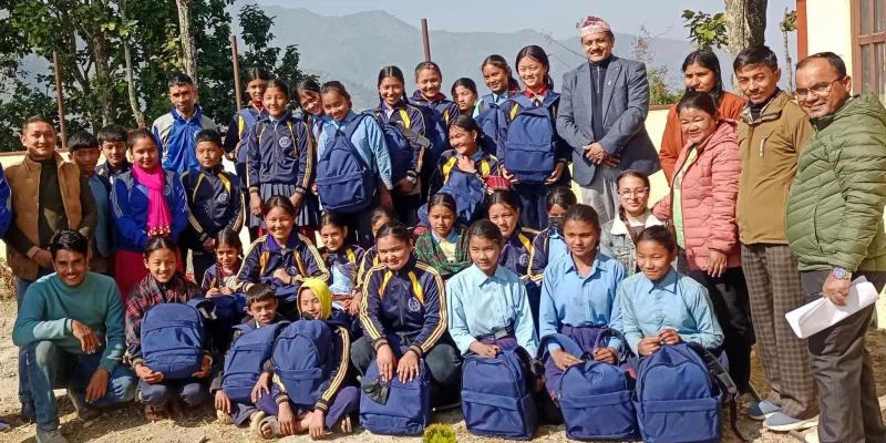 प्रयास नेपाल धादिङद्वारा शैक्षिक सामाग्री वितरण