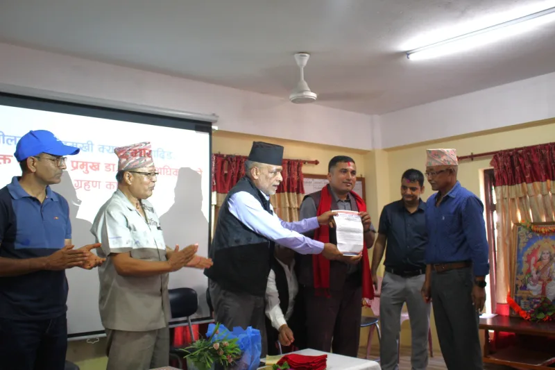 नीलकण्ठ बहुमुखी क्याम्पसको क्याम्पस प्रमुख डाक्टर मुरारी अधिकारीद्वारा पदभार ग्रहण