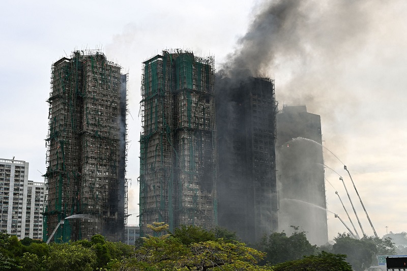 हङकङकाे अपार्टमेन्टमा आगलागी : ज्यान गुमाउनेकाे सङ्ख्या ५५ पुग्याे