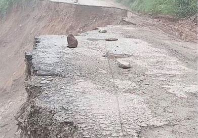 धादिङको परेवाभिर सडक खण्ड आज पनि बेलुका ६ बजेसम्म बन्द  : मर्मत कार्य चल्दै