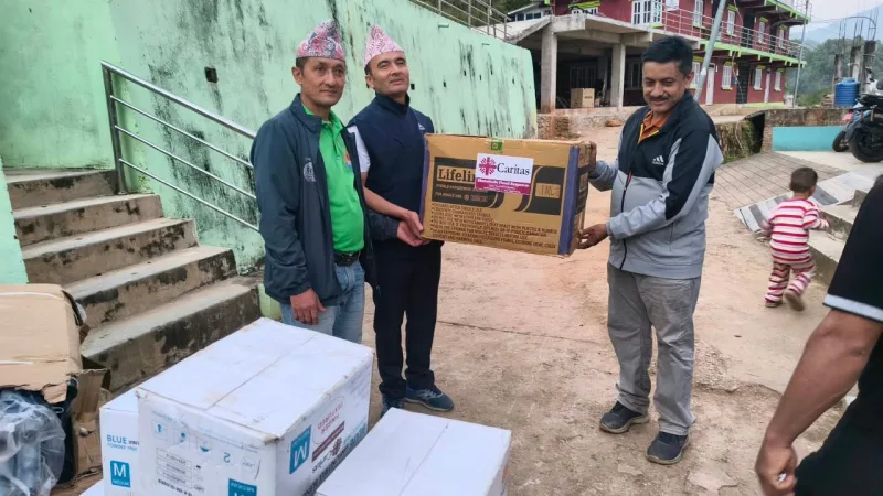 सिद्दलेक गाउँपालिकालाई स्वास्थ्य उपकरण तथा सामग्री हस्तान्तरण