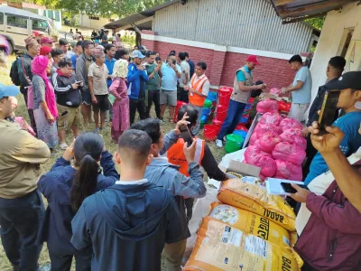 बुढीगण्डकी बाढी प्रभावितलाई आईसिडिसि नेपालको राहत सामाग्री
