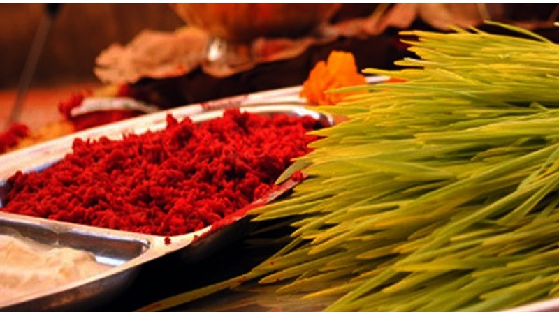 आज बडादशैँ , मान्यजनको हातबाट टीका र जमरा लगाएर विजयादशमी मनाइँदै