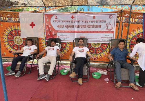 धादिङ अस्पतालमा ६२ जनाले गरे रक्तदान