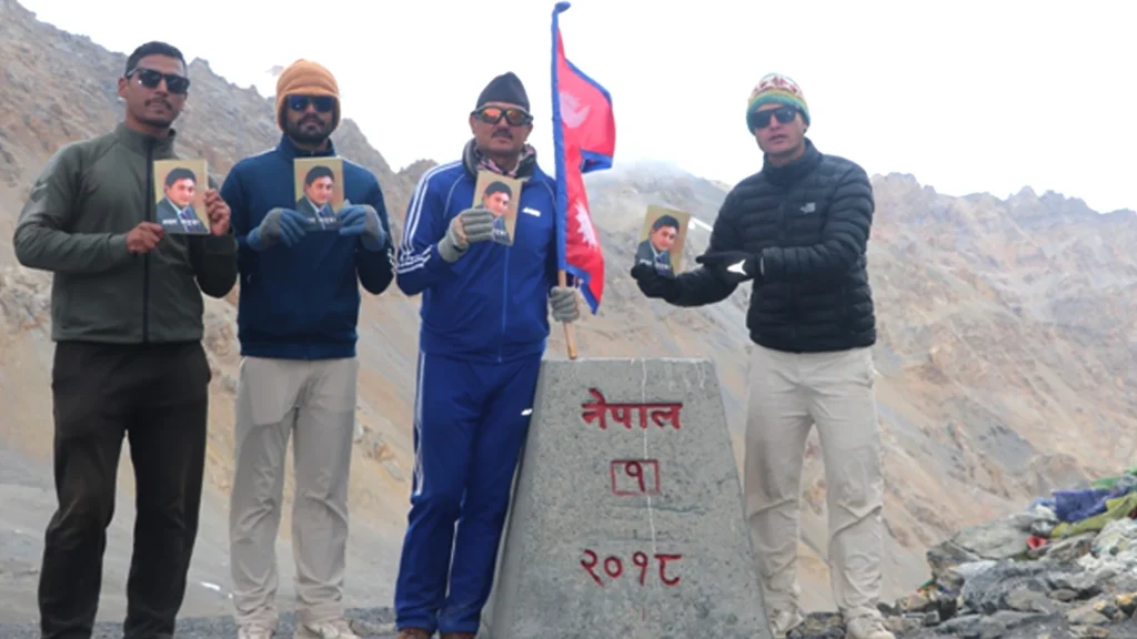 ‘नवल खड्का’ पुस्तक बजारमा