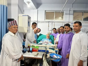 सरकारी वार्ता टोली र डा केसीबीच सात बुँदे सहमति, अनशन तोडियो