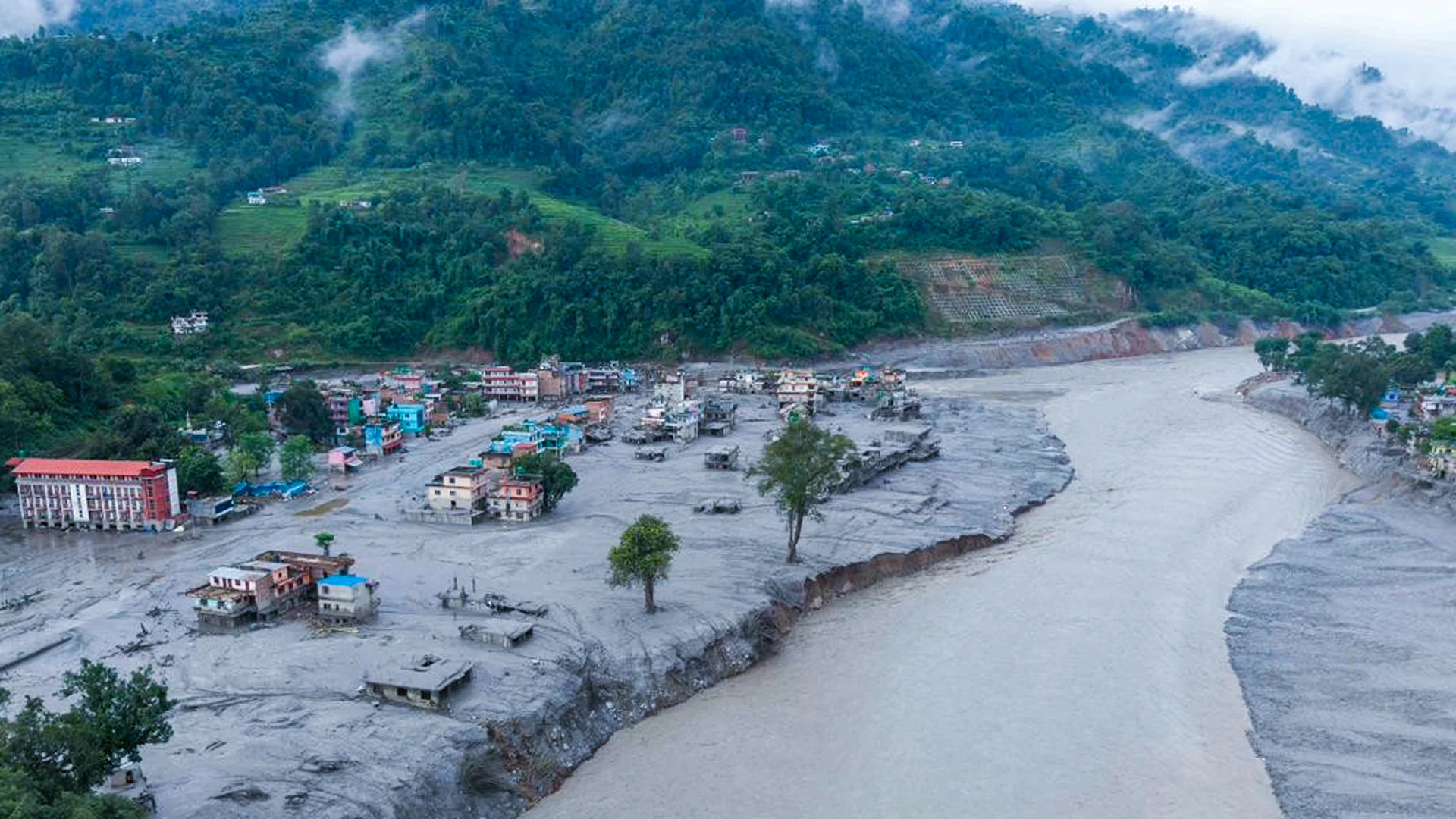 सम्पर्कविहीन परिवारः न चुल्हो बल्छ , न आँखा ओभाउँछन्