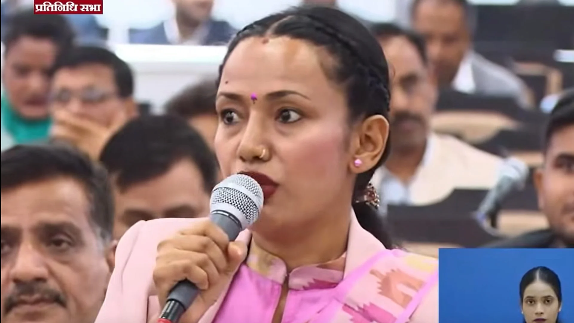 ग्यास अभावप्रति सांसद आशिका तामाङको कवितामार्फत व्यङ्ग्य