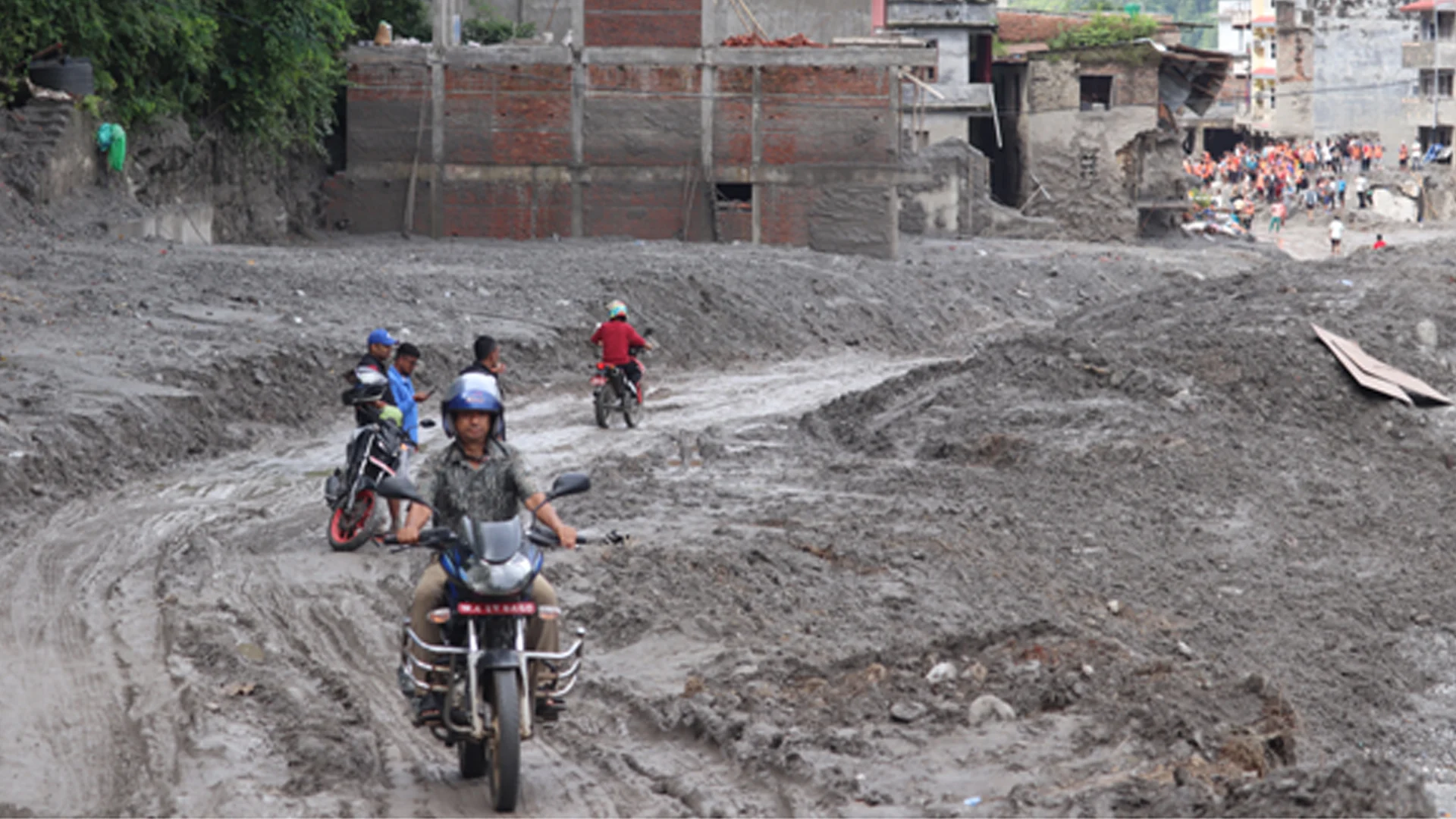 ढुङ्गेमा यातायात सञ्चालन
