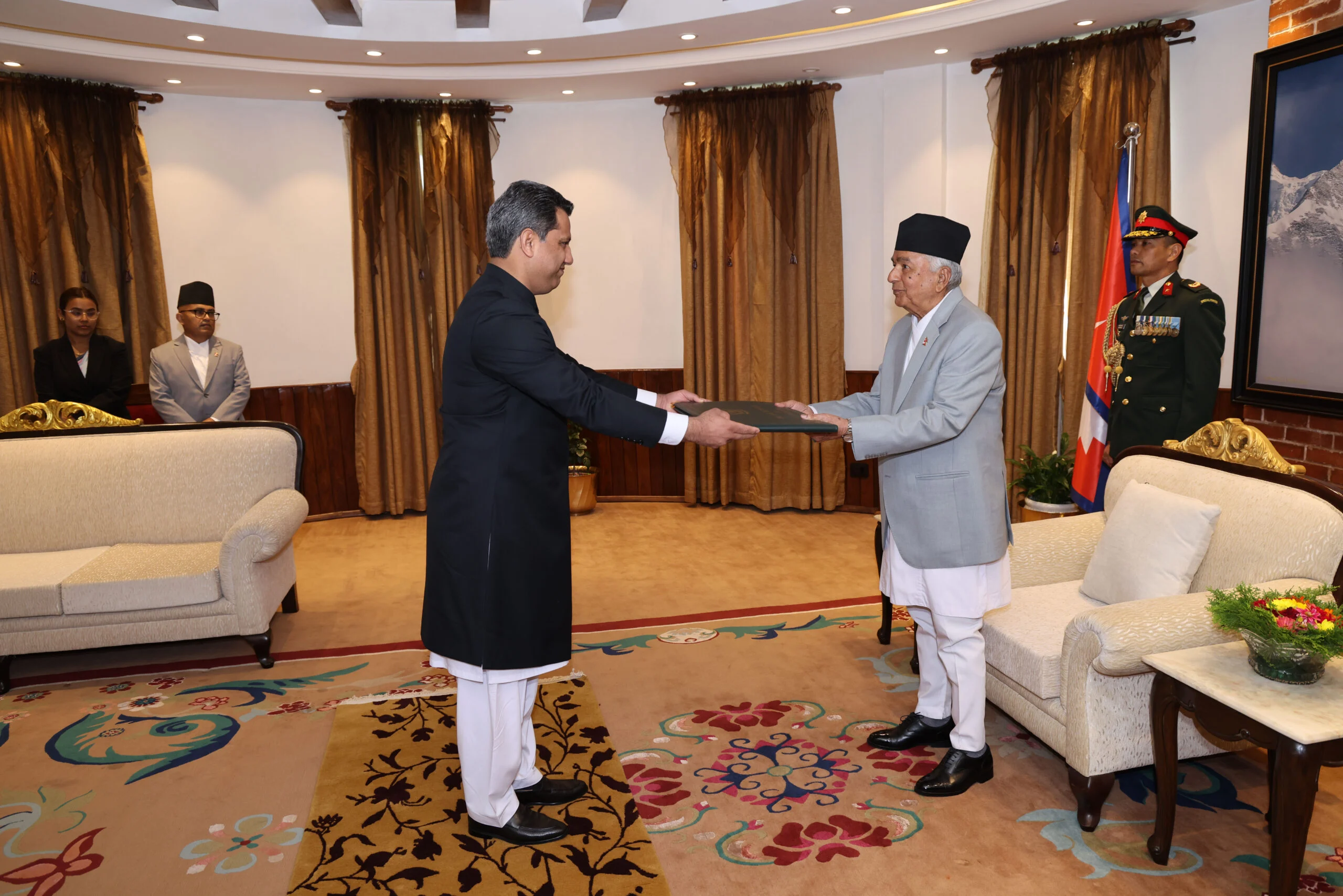 पाँच देशका राजदूतद्वारा राष्ट्रपतिसमक्ष ओहोदाको प्रमाणपत्र प्रस्तुत
