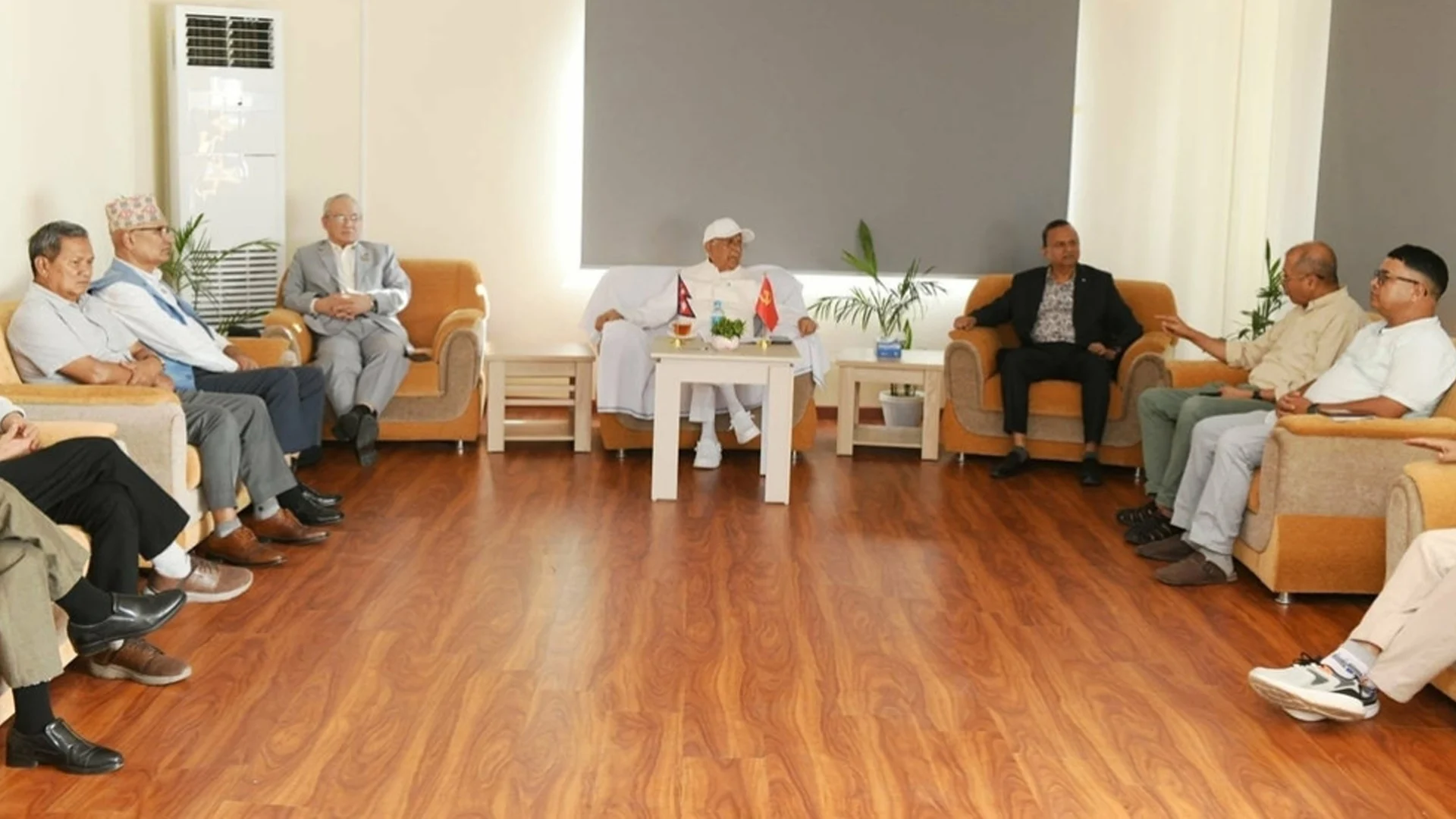 प्रतिवेदनमा सहमति जुटाउन एमाले कार्यदल काभ्रेमा