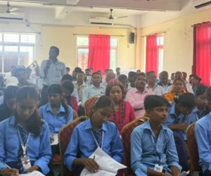 आलेख :  पाठ्यक्रम पुनरावलोकनका मुद्दा : व्यावहारिक सीप, प्रविधि र जलवायु परिवर्तनदेखि विपद् व्यवस्थापनसम्म