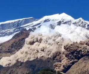 मनाङको हिम्लुङ हिमालमा पहिरो, मानवीय क्षतिको आशङ्का