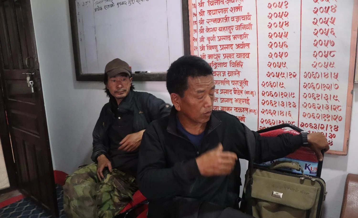 पहिरोबाट उद्धार गरिएका भन्छन, ‘नयाँ जीवन पायौँ’