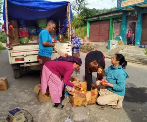 जुम्लाको स्याउ स्याङ्जाका उपभोक्ताको घरदैलोमा