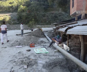 विपदबाट क्षति पुगेको बेनी खानेपानीको पाइपलाइन मर्मत र पुनर्निर्माण गरिँदै