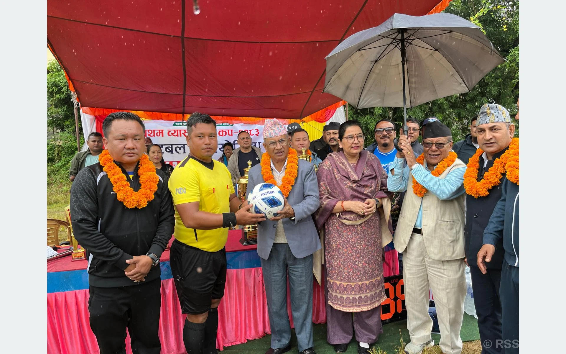 दमौलीमा प्रथम व्यास मेयर फुटबल प्रतियोगिता सुरु