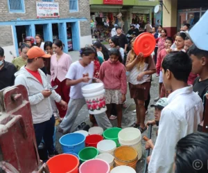 बाढीपहिरोले पाइपलाइन बगाएपछि बेनीमा खानेपानीको समस्या