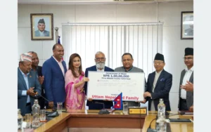 डीएनए परीक्षण कीट र एक करोड सरकारलाई हस्तान्तरण
